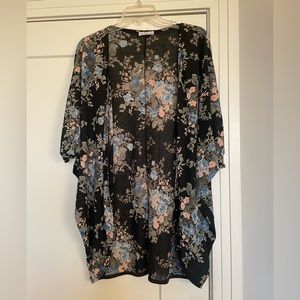 Dainty Hooligan Black Floral Kimono
